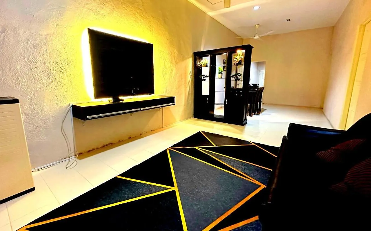 **  Pemandangan Indah Guest House - Look Out Point Villa- Пантай-Сенанг Малайзия
