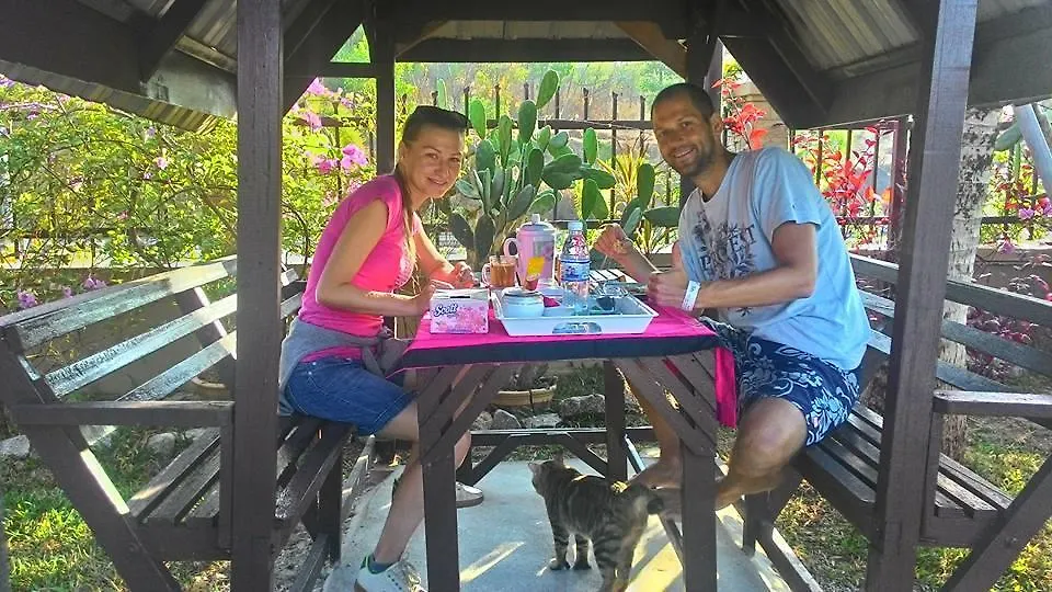 Pemandangan Indah Guest House - Look Out Point Villa- Пантай-Сенанг