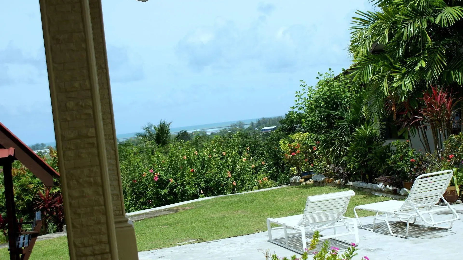 Pemandangan Indah Guest House - Look Out Point Villa- Пантай-Сенанг