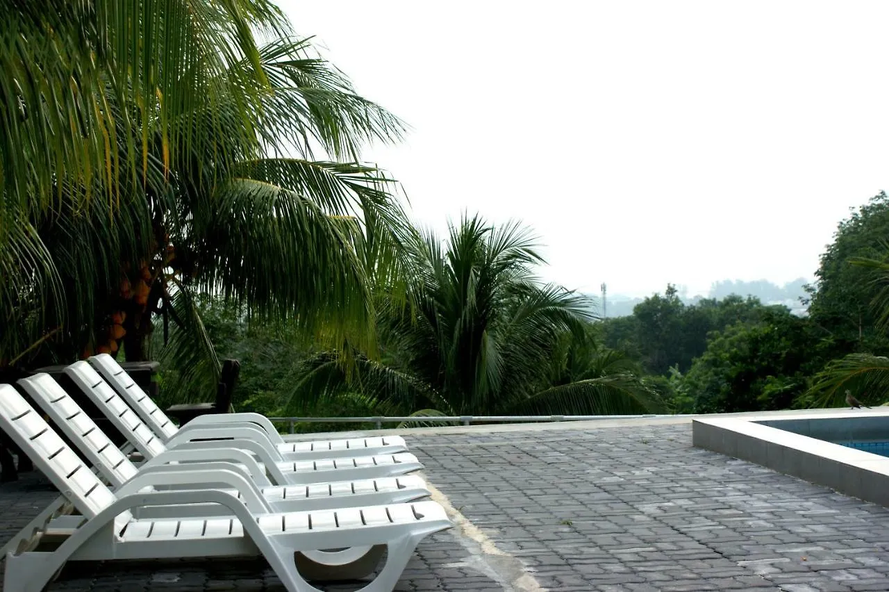 Pemandangan Indah Guest House - Look Out Point Villa- Пантай-Сенанг