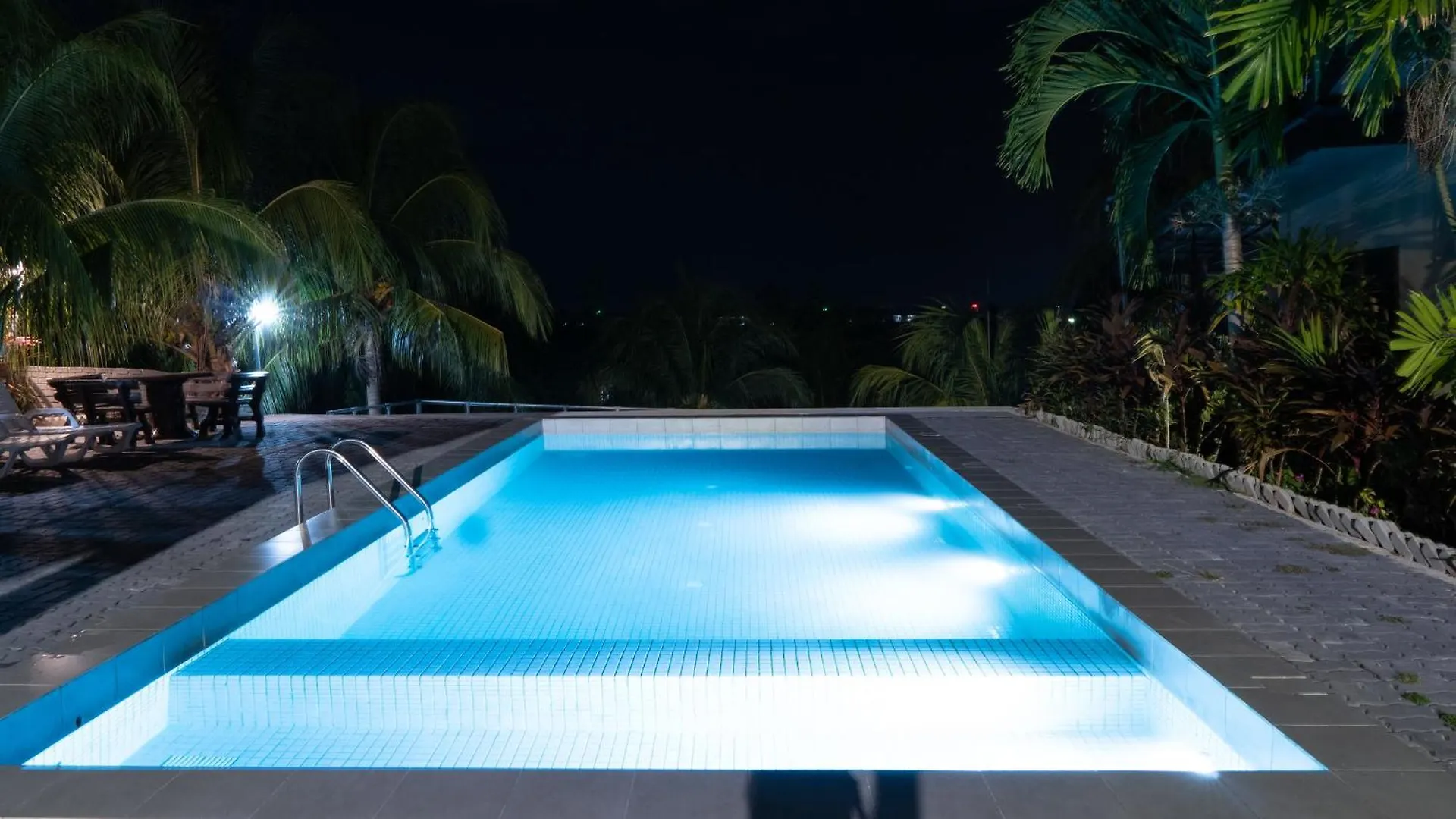 Pemandangan Indah Guest House - Look Out Point Villa- Пантай-Сенанг